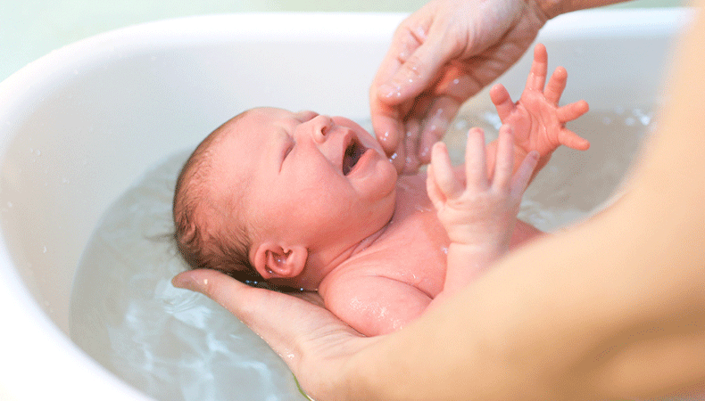 bath-new-born-baby